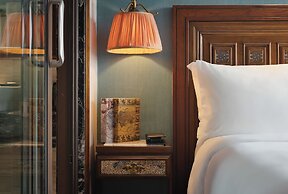 Peridot Gallery Classic Hotel