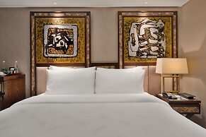 Peridot Gallery Classic Hotel