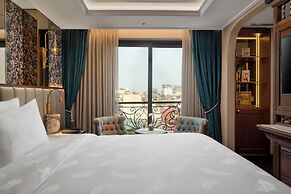 Peridot Gallery Classic Hotel