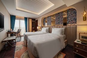 Peridot Gallery Classic Hotel