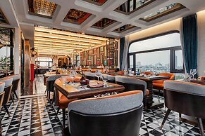 Peridot Gallery Classic Hotel