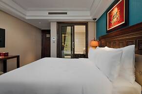 Peridot Gallery Classic Hotel