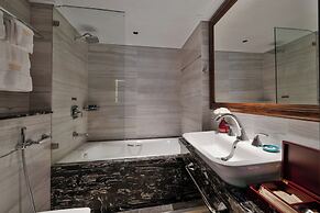 Peridot Gallery Classic Hotel