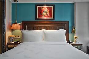 Peridot Gallery Classic Hotel