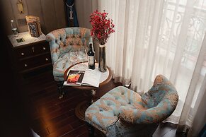 Peridot Gallery Classic Hotel