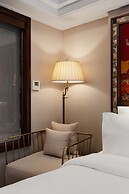 Peridot Gallery Classic Hotel