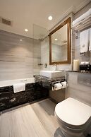 Peridot Gallery Classic Hotel