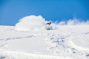 Niseko Alpine Apartments
