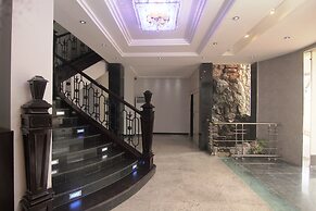 Oakspring Hotel & Luxury Suites