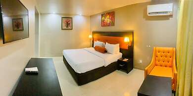 Oakspring Hotel & Luxury Suites
