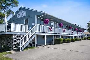The Inn Between the Beaches