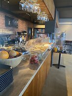 North West Restaurant & Guesthouse