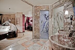 Royal Castle Design & SPA Hotel