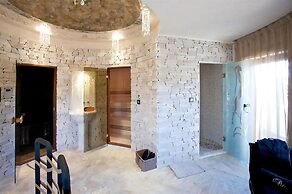 Royal Castle Design & SPA Hotel