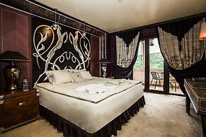 Royal Castle Design & SPA Hotel