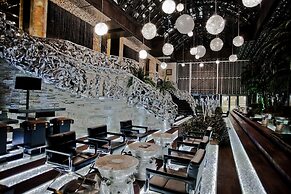 Royal Castle Design & SPA Hotel