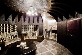 Royal Castle Design & SPA Hotel