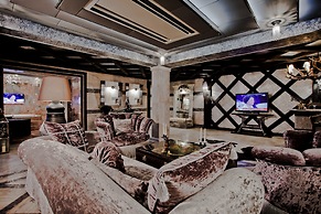 Royal Castle Design & SPA Hotel