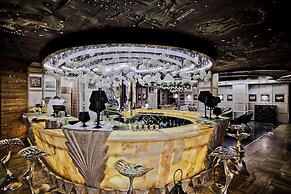 Royal Castle Design & SPA Hotel