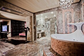 Royal Castle Design & SPA Hotel