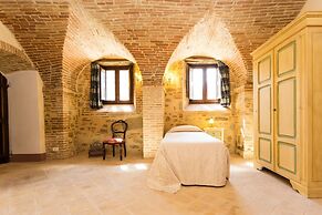 Borgo Colognola - Dimora Storica