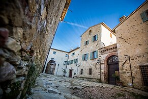 Borgo Colognola - Dimora Storica