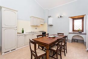 Borgo Colognola - Dimora Storica