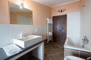 Borgo Colognola - Dimora Storica