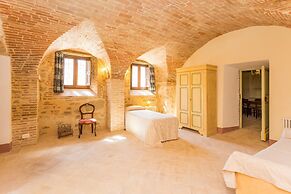 Borgo Colognola - Dimora Storica