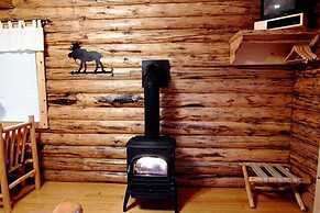 Silverwolf Log Chalet Resort