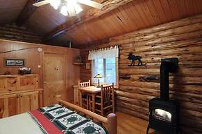 Silverwolf Log Chalet Resort