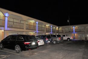 Hutchinson Inn