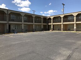 Hutchinson Inn