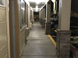 Hutchinson Inn