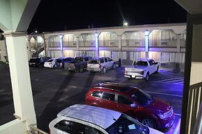 Hutchinson Inn