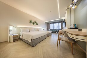 Royal Benja Hotel