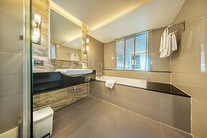 Royal Benja Hotel