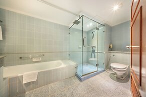 Royal Benja Hotel