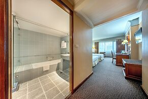 Royal Benja Hotel