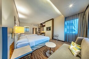 Royal Benja Hotel