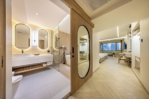 Royal Benja Hotel