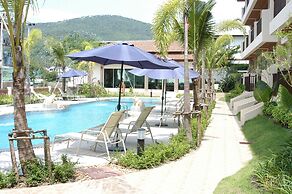 Whispering Palms Suite