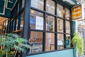 Asoke Montri Hostel