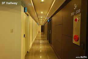 Hotel BUTI &