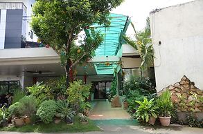 Reyna's The Haven and Gardens