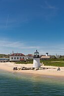 76 Main Ink Press Hotel