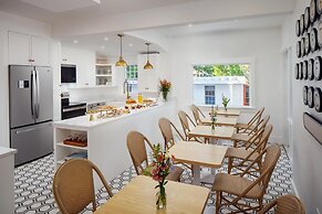 76 Main Ink Press Hotel