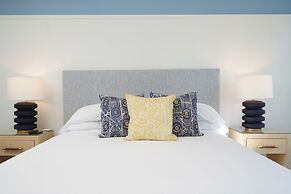 76 Main Ink Press Hotel