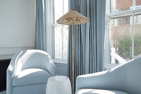 76 Main Ink Press Hotel