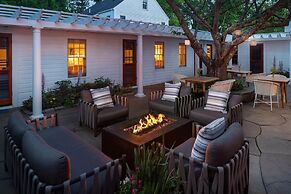 76 Main Ink Press Hotel